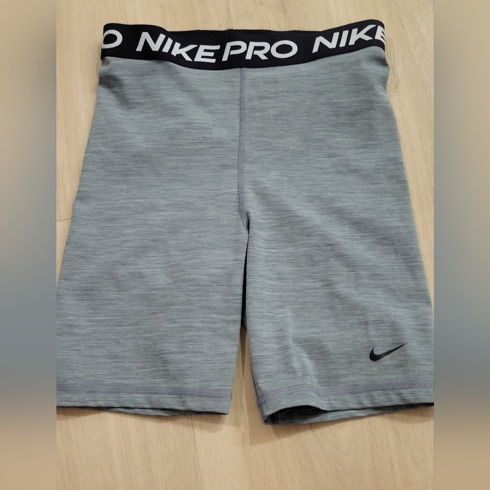 Nike Pro Grey Athletic Compression Shorts with Black Waistband Size Small